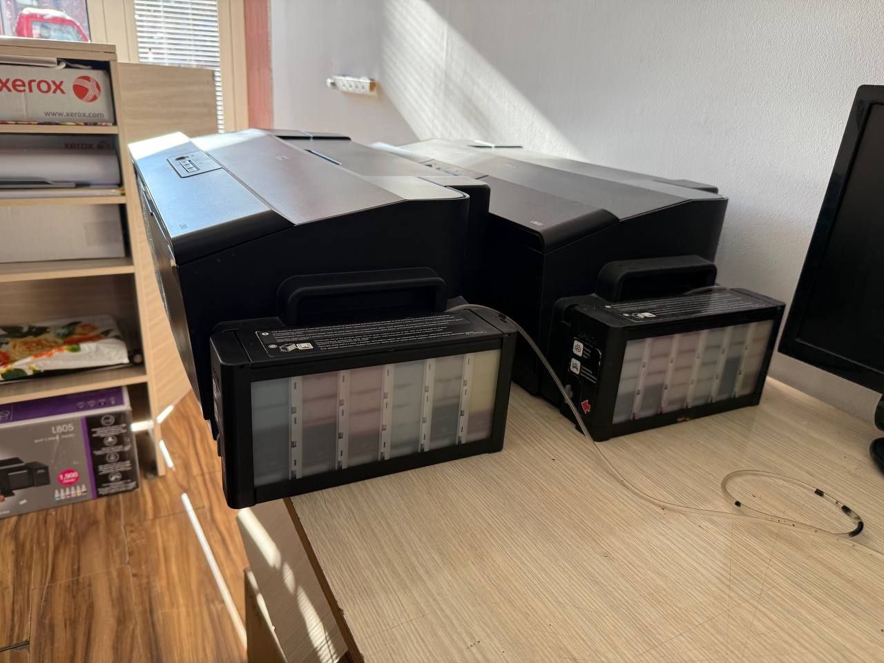 Продаю Epson l1800