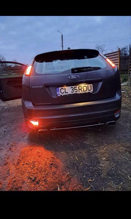 Vand ford focus 1.6 benzina