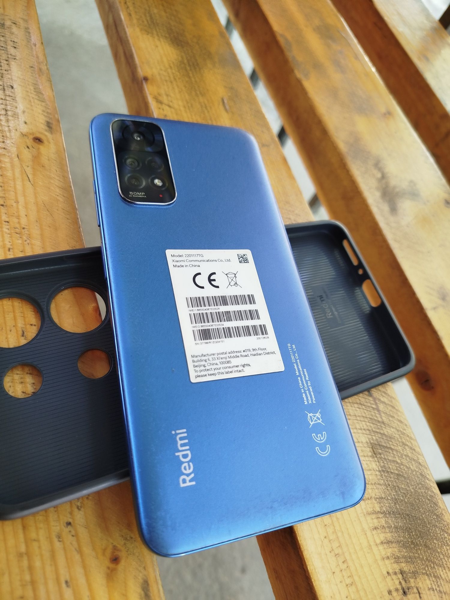 Redmi Note 11 karopkasi bor ideal turibdi. 128 GB xotira chexol steklo