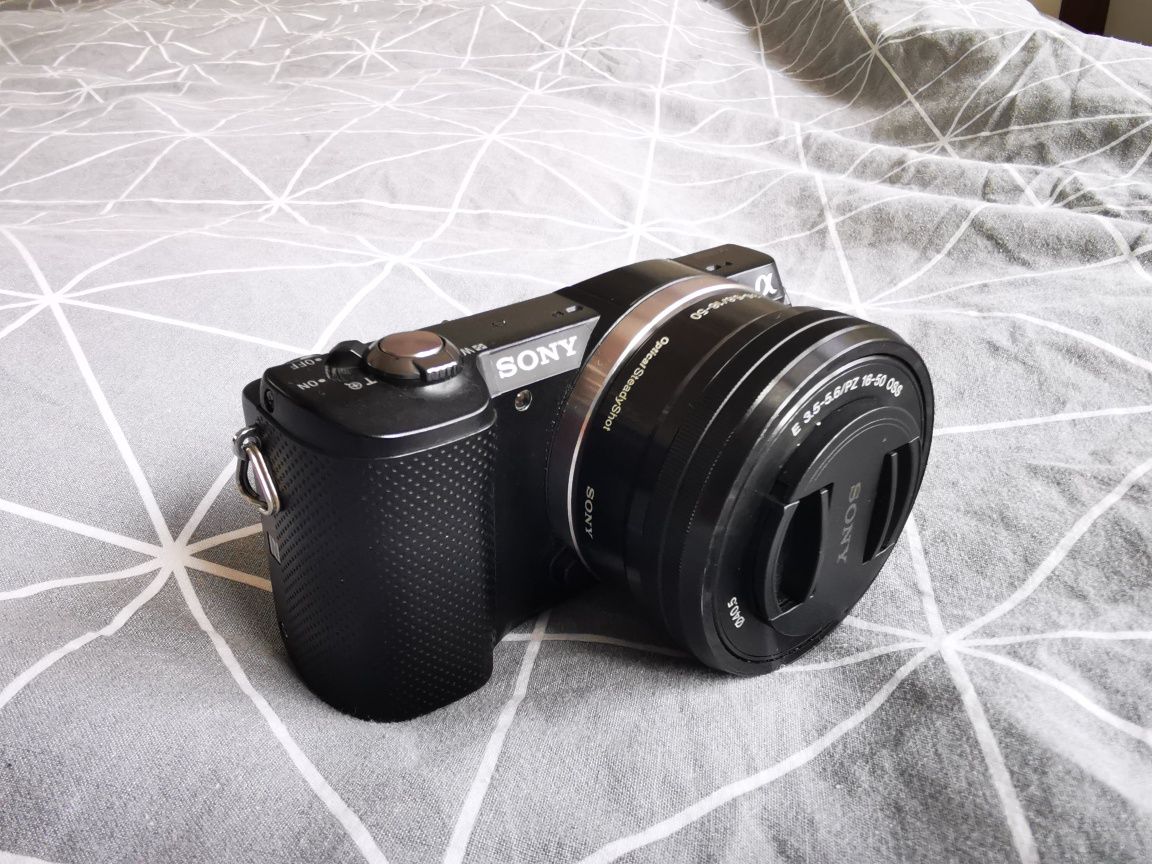 Sony Mirrorless A5000