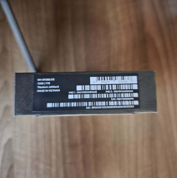 Vand samsung s25 ultra varianta de 1Tb ca si nou