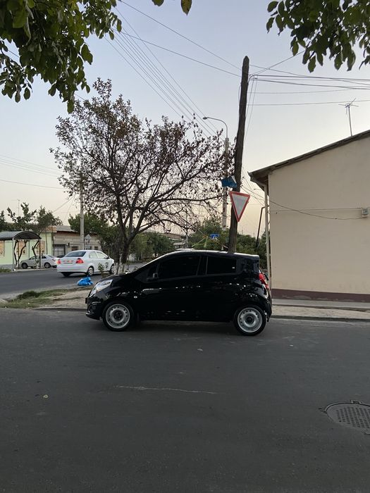 R16 diska balon sotladi