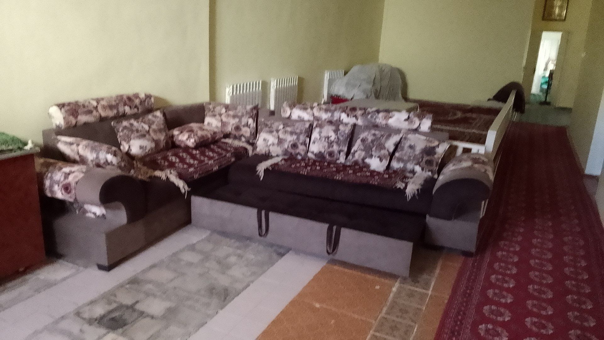 Уголок сотилади ЯНГИ етиш учун запас уриндики бор