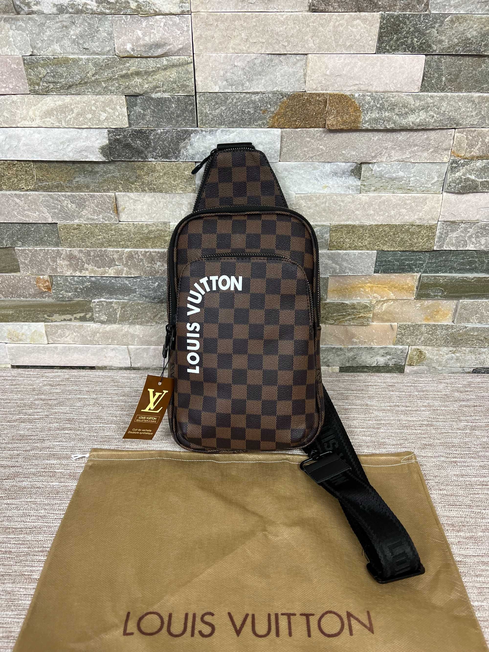 MODEL 2024 Borseta Piept Louis Vuitton + Saculet Cadou