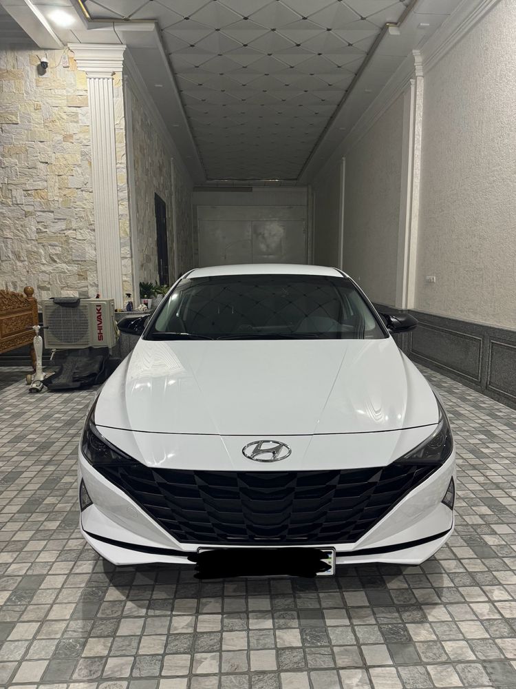 Hundai Elantra oq белый 2022