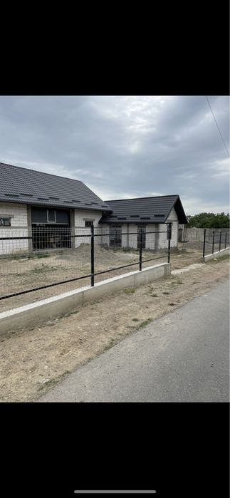 Vând sau închiriez hală+teren