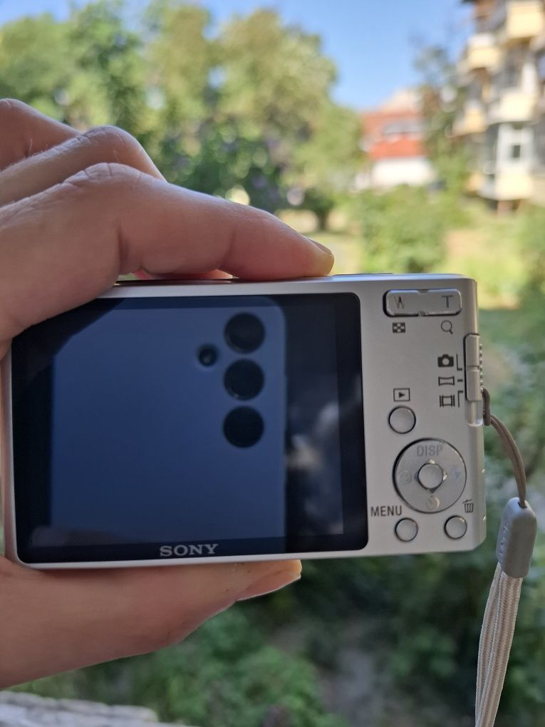 Комплект Компактен дигитален фотоапарат камера SONY Cybershot DSC-W530