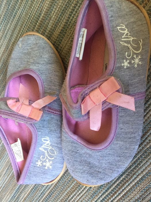 Ватирани кецове,гумени ботуши, пантофи, сандали, джапанки,