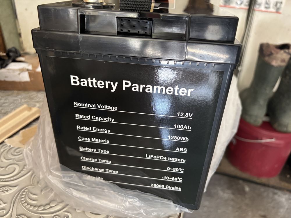 Тягов Литиево Желязо Фосфатен акумулатор 100ah 12v LifePo4 батерия