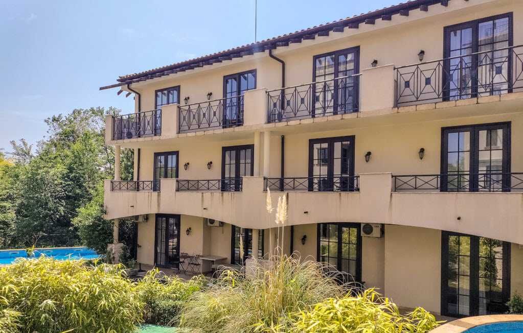 Продава се Двустаен апартамент в Обзор - 60 кв.м за 1022 €/кв.м - Снимка #16