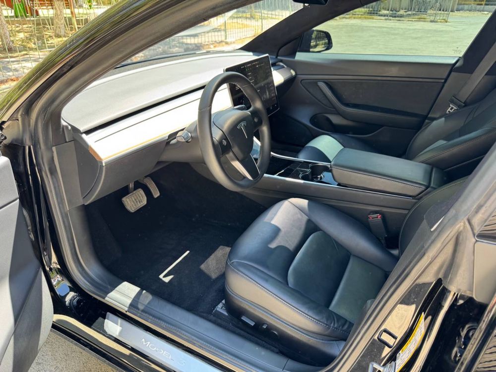 Продаю Tesla Model 3 Long Range (2021)