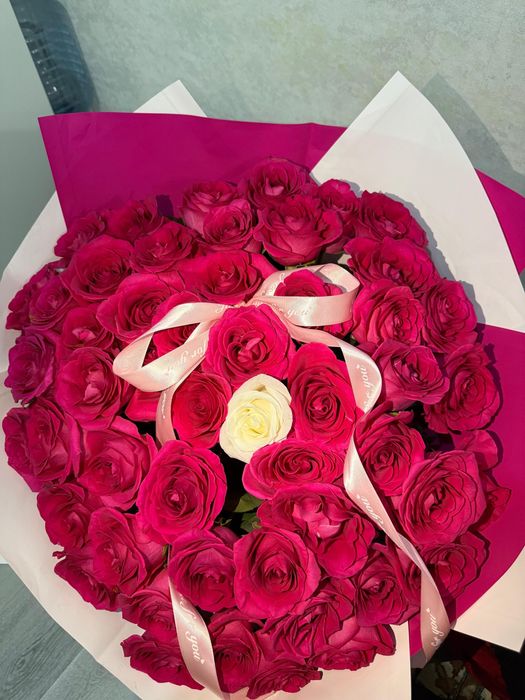 цветы свежые, 51 штук