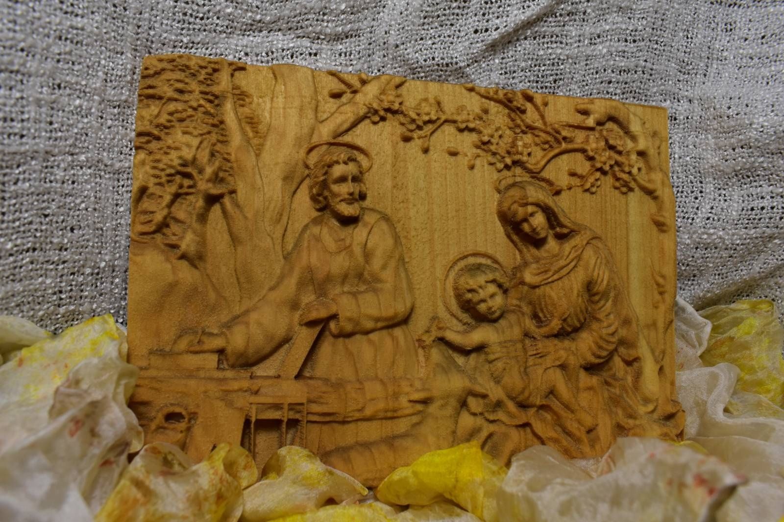 Ръчно изработени икони с 3D дърворезба уникален подарък за дома