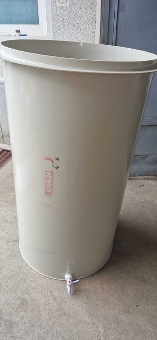 Butoi vin polipropilena cu capac flotant 500l