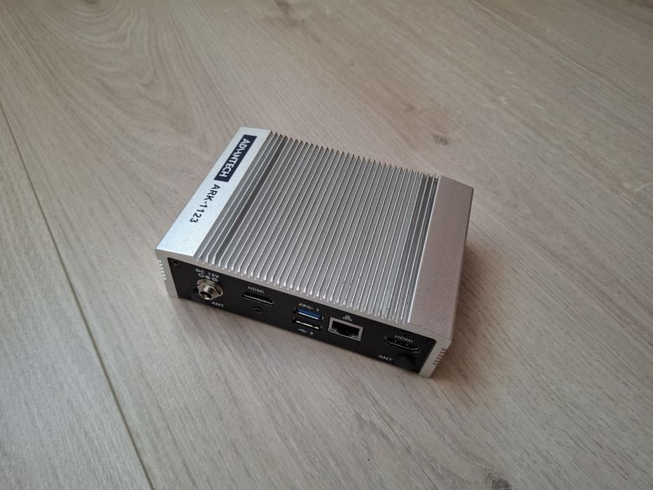 Mini PC Industrial Advantech ARK-1123, Fanless.