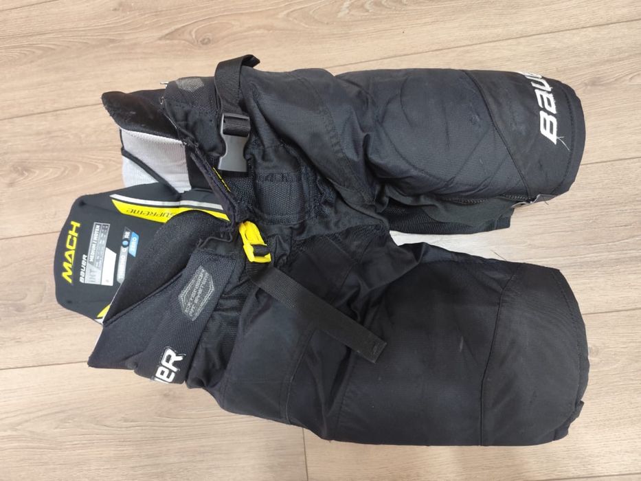 Хоккейные шорты Bauer Supreme MACH, размер INT Medium