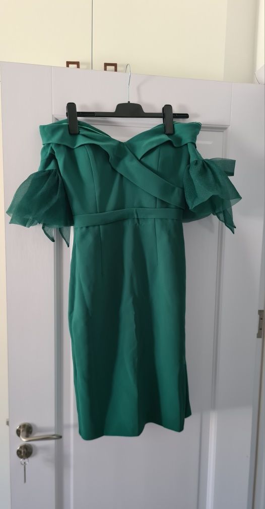 Rochie eleganta , ideala de purttat la diferite evenimente