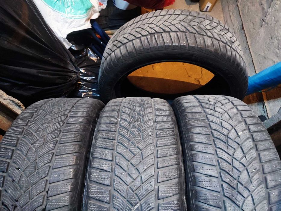 Зимни гуми Goodyear - 205/50/17 - 4 броя