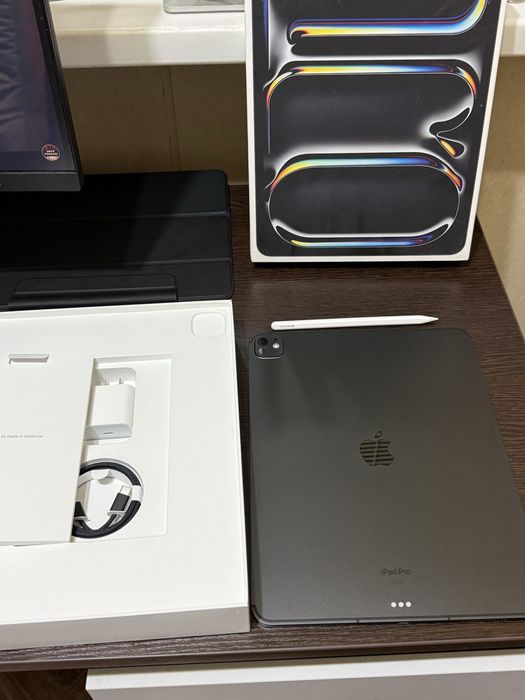 iPad Pro 13 M4 256 Black, батарейка 100% + Apple pencil pro