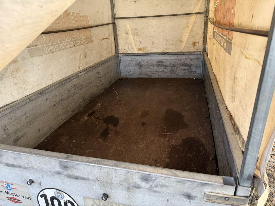 Remorca cu prelata 750 kg