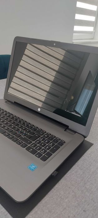Laptop HP 17.3 "