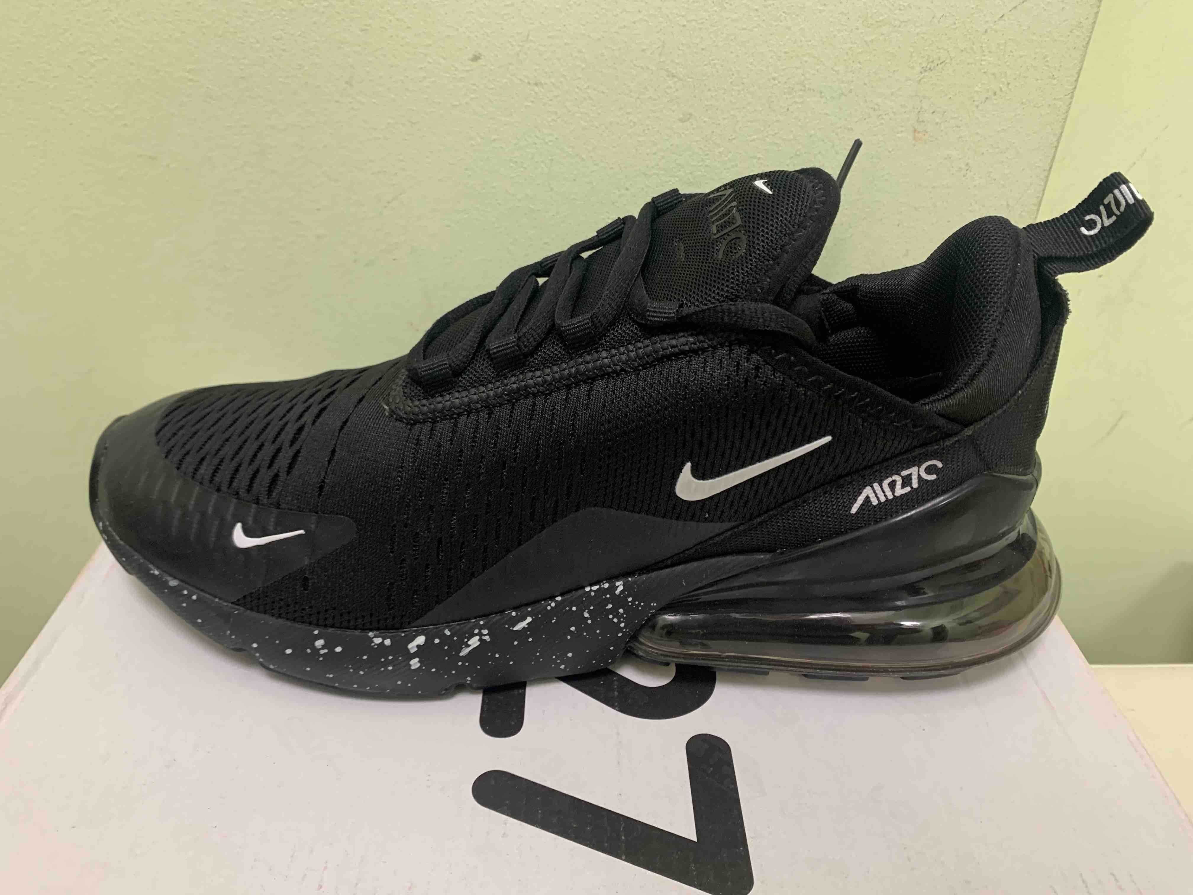 Продавам нови мъжки маратонки Nike Air max 270 номер 44