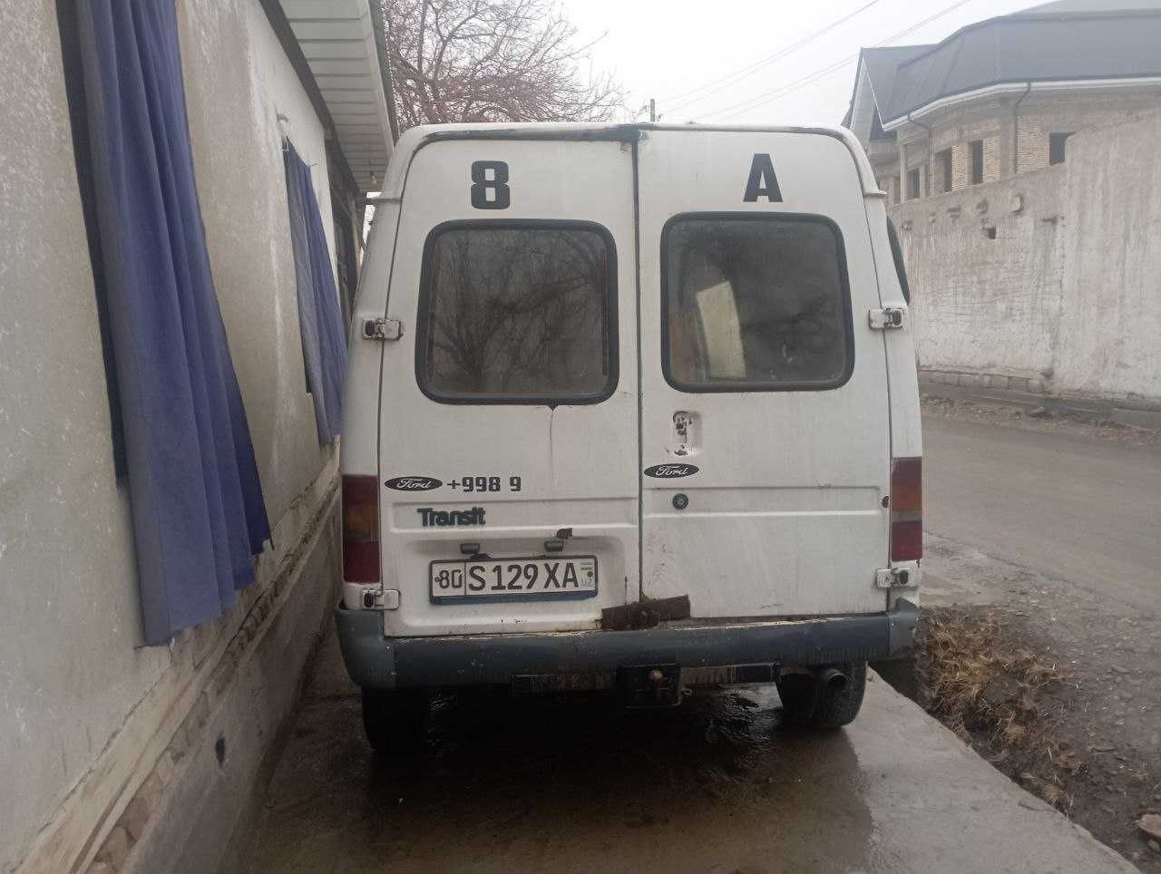 Продаю Ford Transit 1999 года.