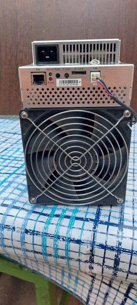 Vând whatminer m30s+