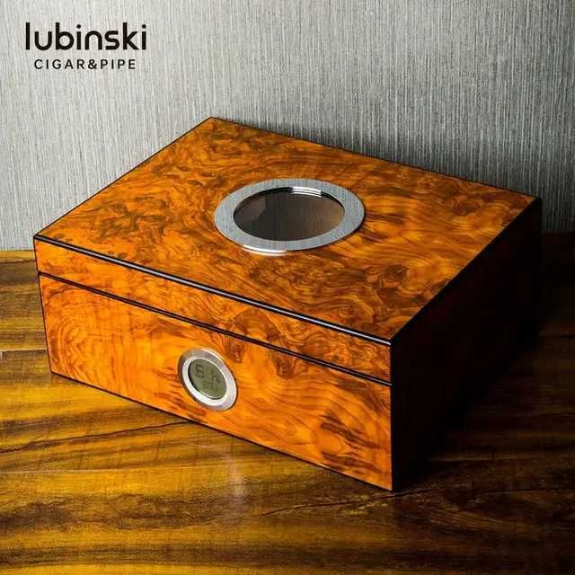 Хумидор, Полирано дърво, Lubinski, 30 пури, Хидрометър и кристален гел