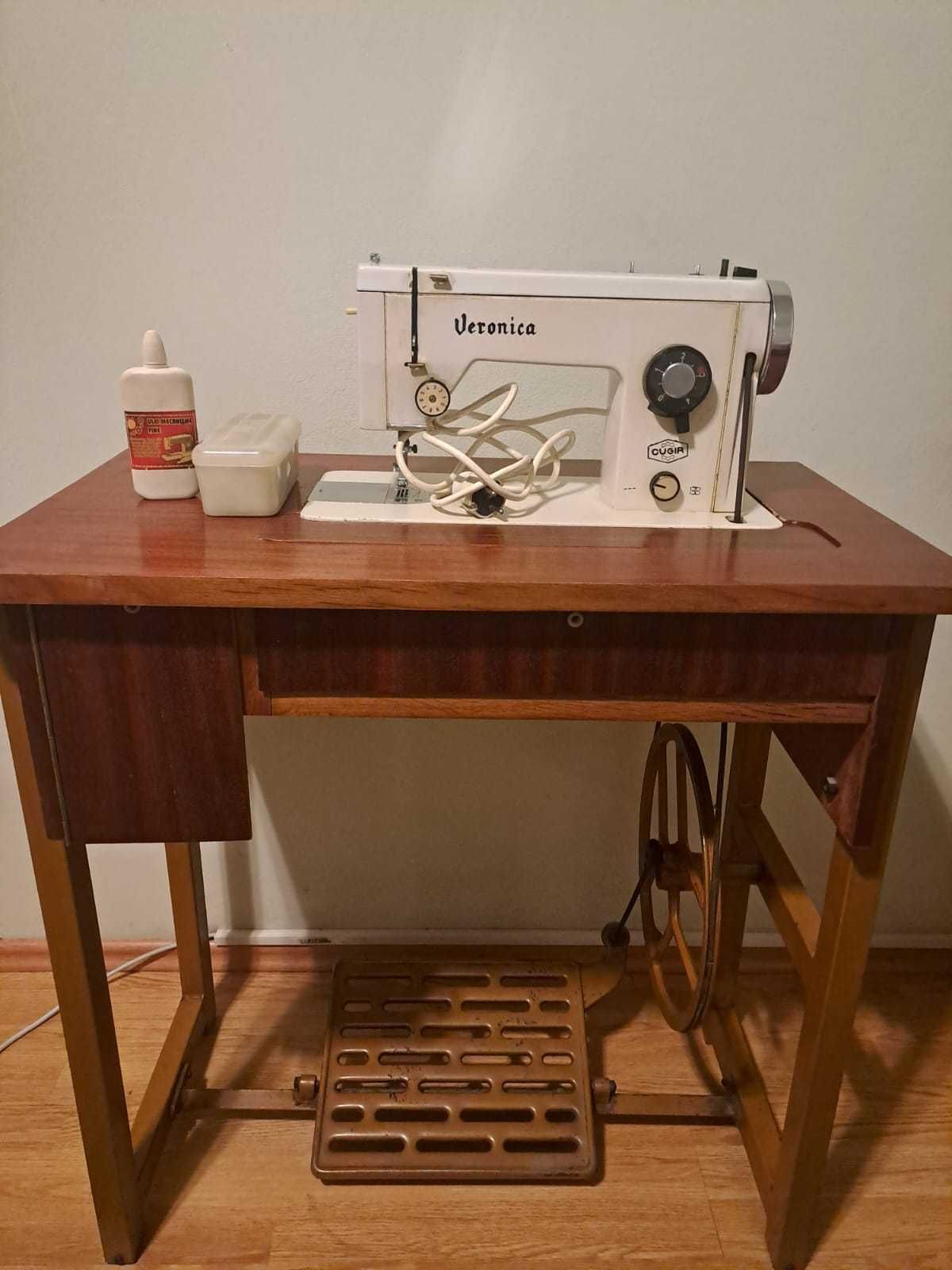 Masina de cusut Veronica Cugir model vechi pentru cunoscatori