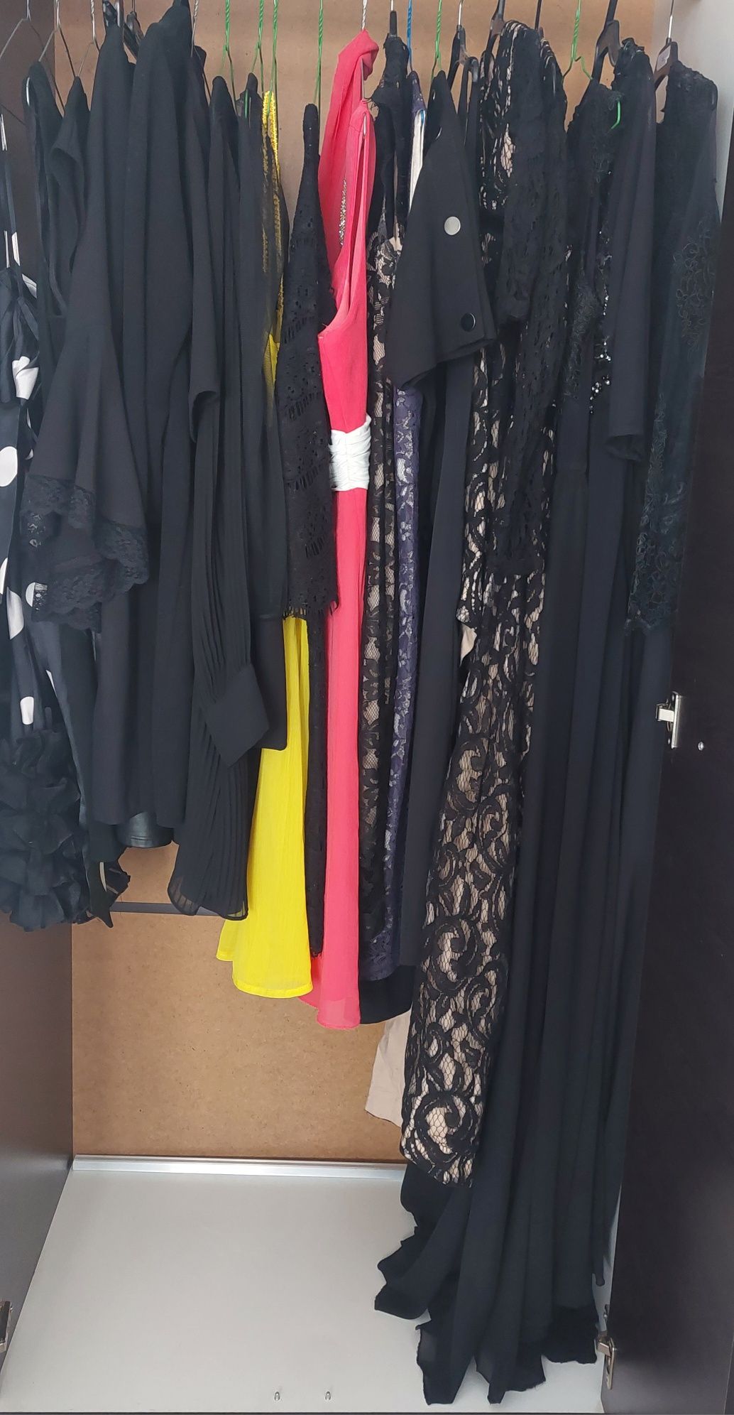 Vând rochie imitație piele intoarsa H&M