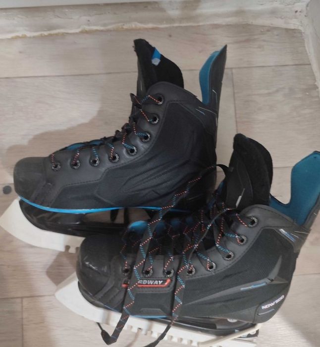 Продается коньки 38 р в отличном состоянии