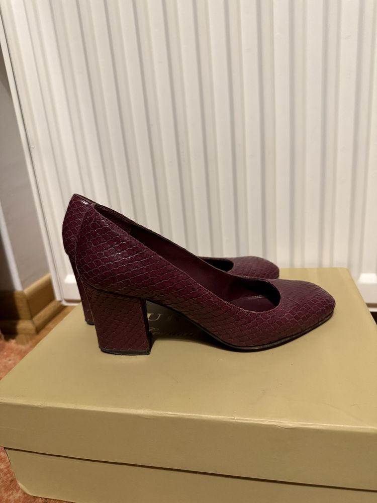 Pantofu cu toc max mara