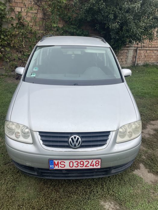 VW Touran 1,6 FSI  , 6 viteze 2006 tip motor BAG