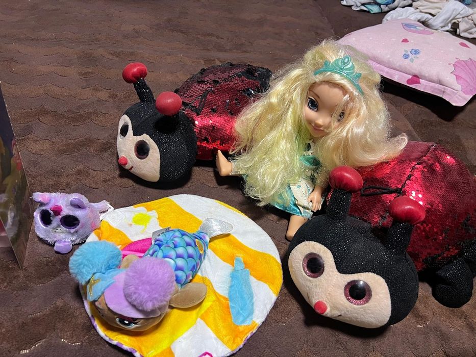 Jucării fete păpuși și zâna cu bagheta cu aripi mișcatoare