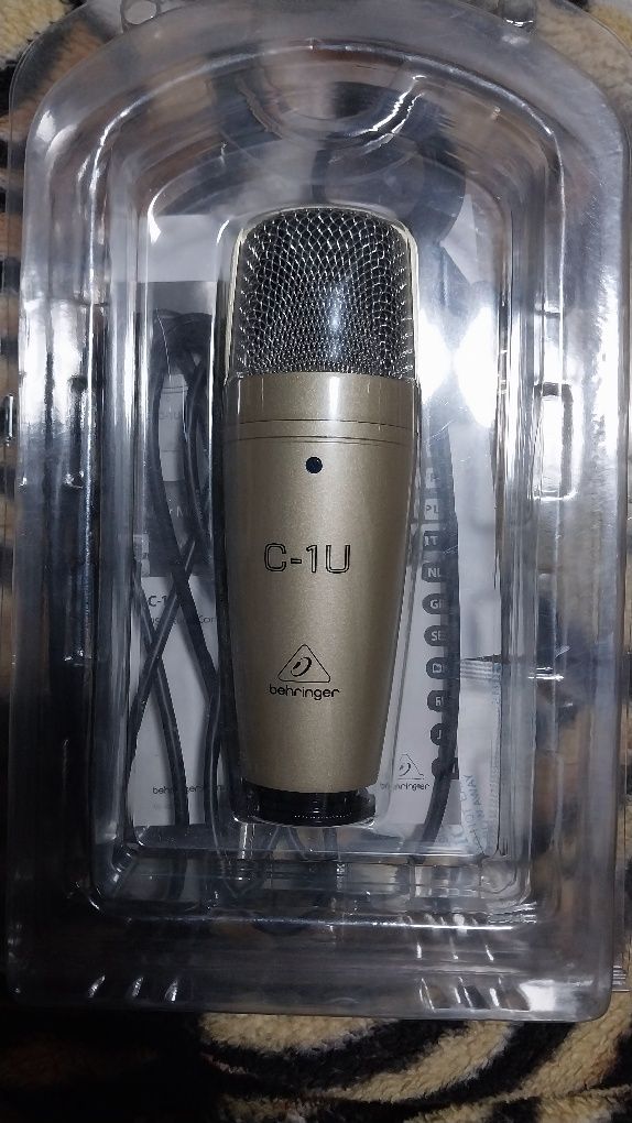 Продам студийный микрофон Behringer C-1U