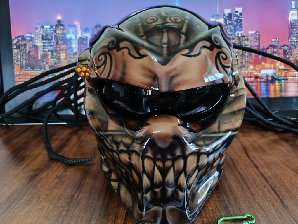 Мото шлем PREDATOR