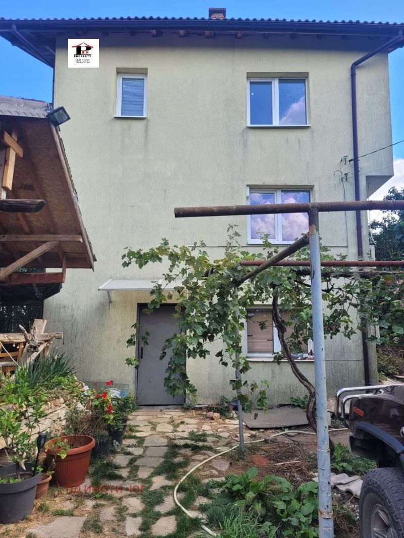 Къща в София, област-с.Негушево площ 300 цена 265000