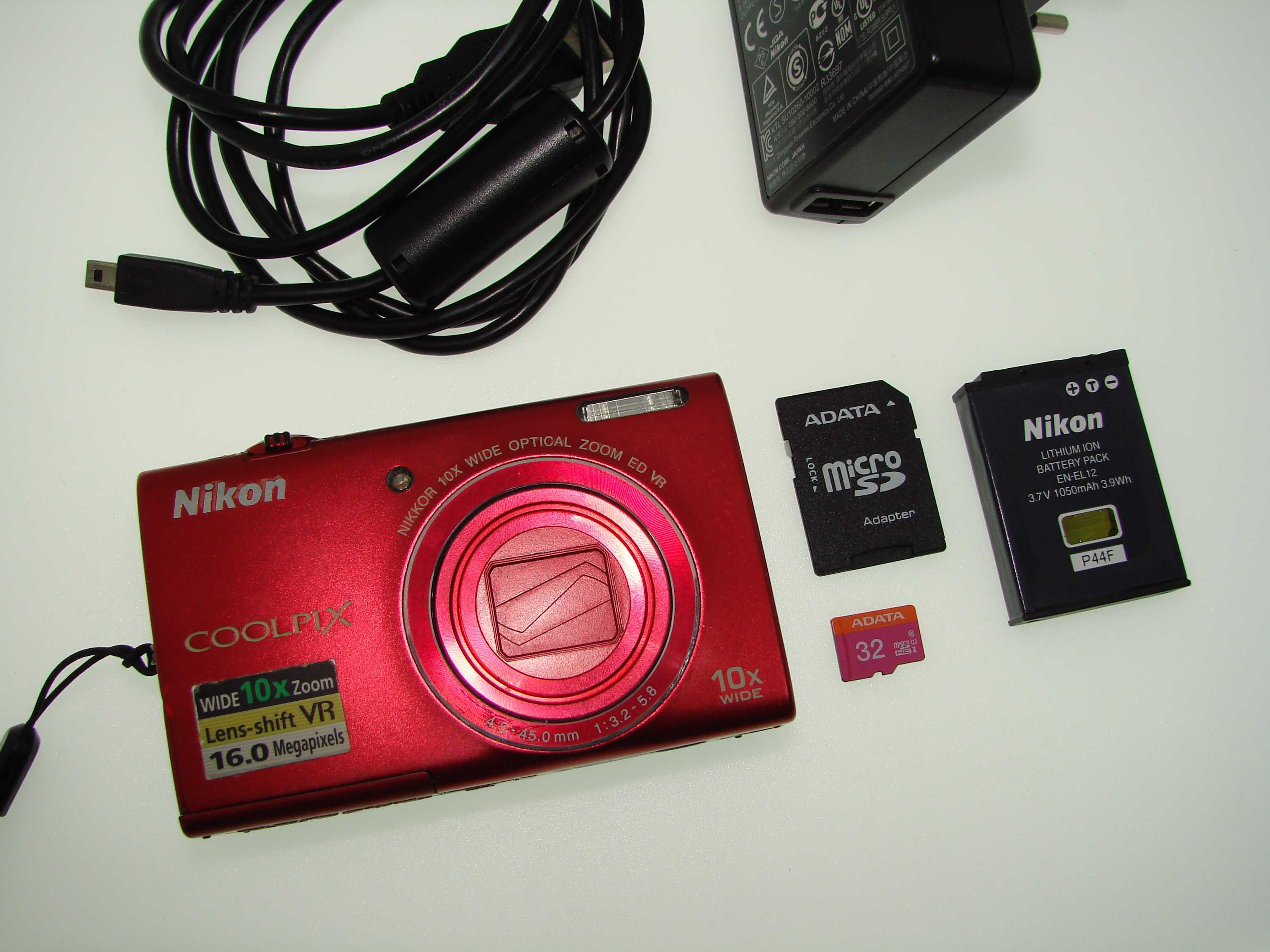 Компактен фотоапарат Nikon S6200: Мощен зум 10x, 16MP Работи перфектно