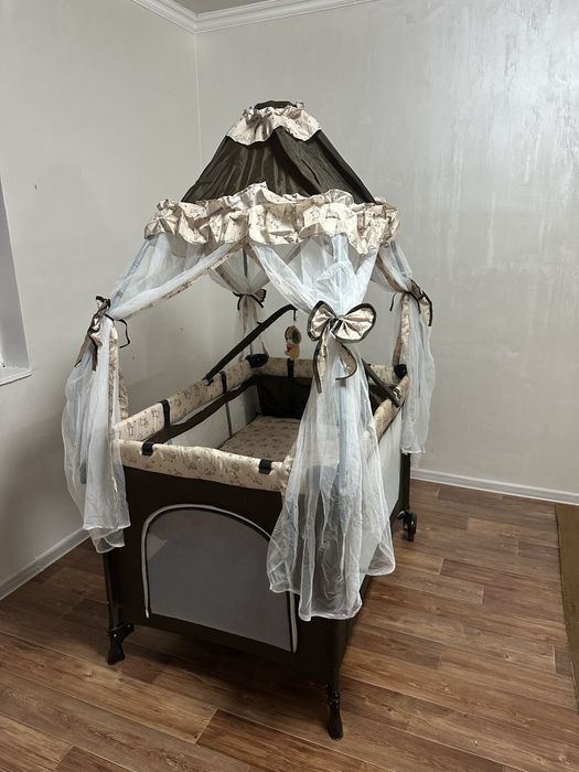 Манеж в отличном состояние