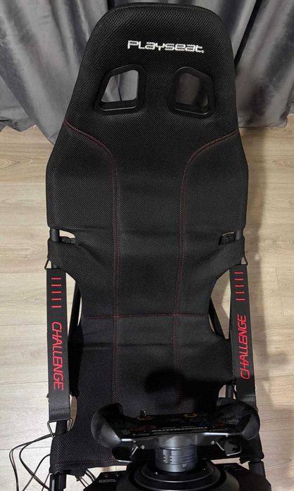 Simulator racing Thrustmaster T300 GT RS si Playseat Challenge Actifit