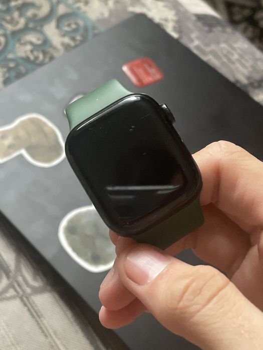 Продам Apple Watch Series 7 (GPS).