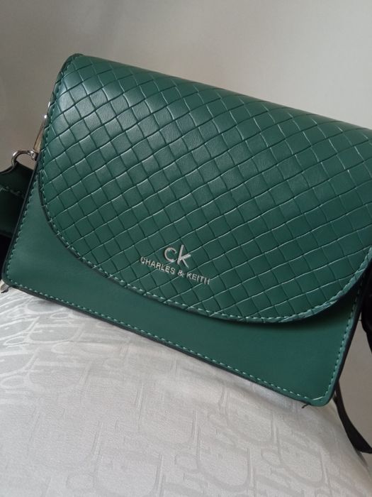 Сумка брендовая качество отличное новое ни разу не носила