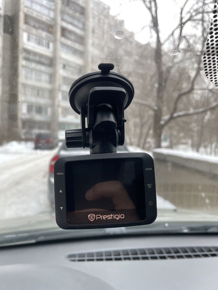 видеорегистратор на авто