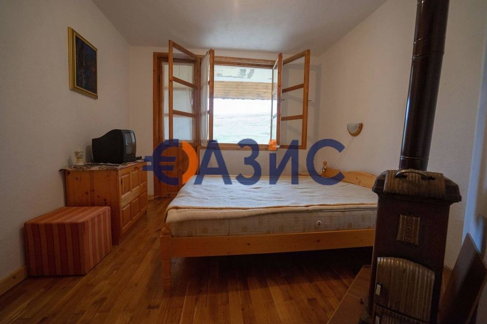 Вила в подножието на Балкана в с. Медвен, Сливен, България, 310 м2