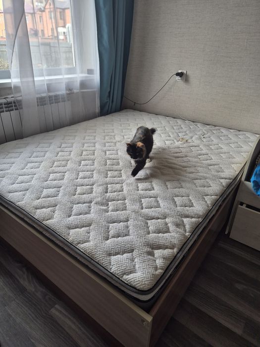 Кровать двухспальная