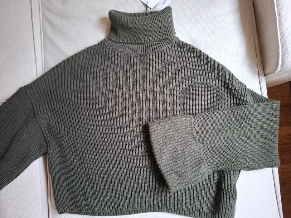 Нов пуловер NA-KD, размер M