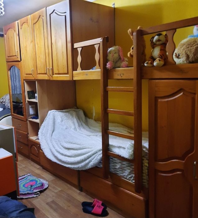 Отдам бесплатно двухярусную кровать со шкафами