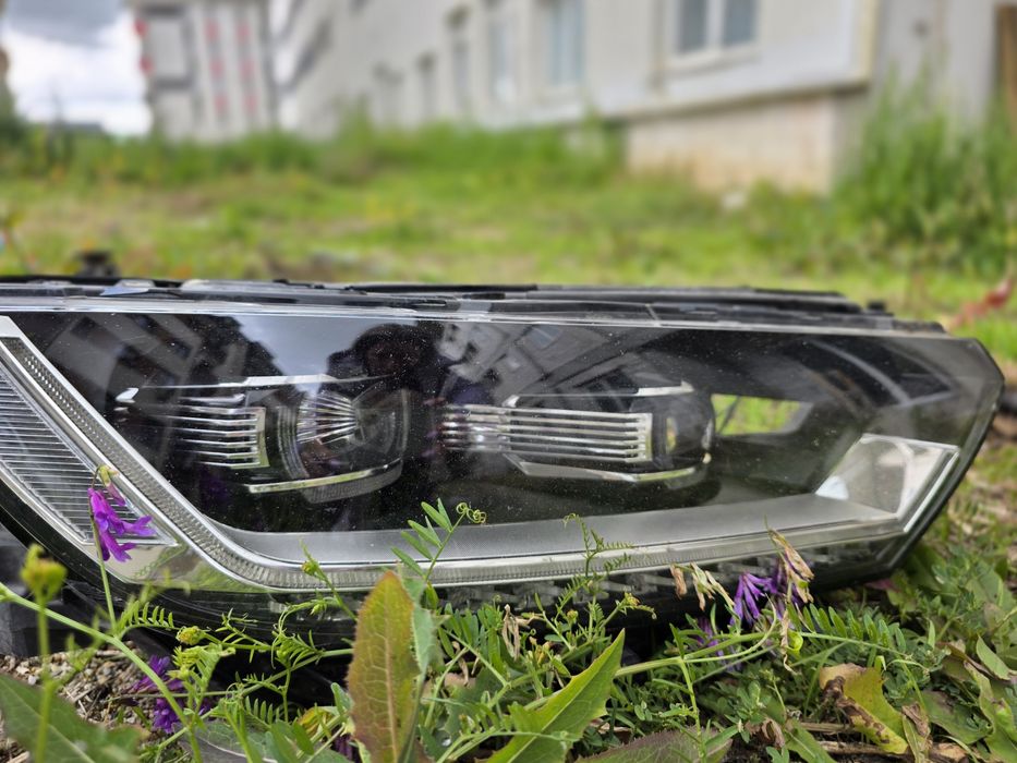 Far Volkswagen Passat