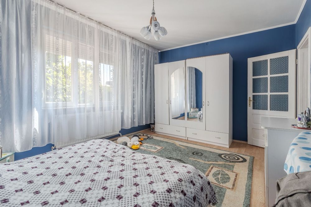 Vand casa spatioasa P+E, Santaul Mic, Comuna Bors